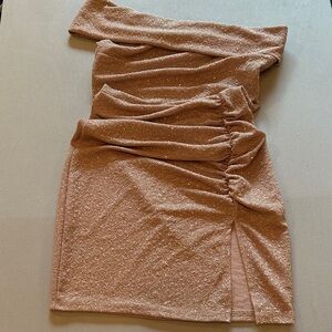 Windsor One Shoulder Glitter Dress in Gold